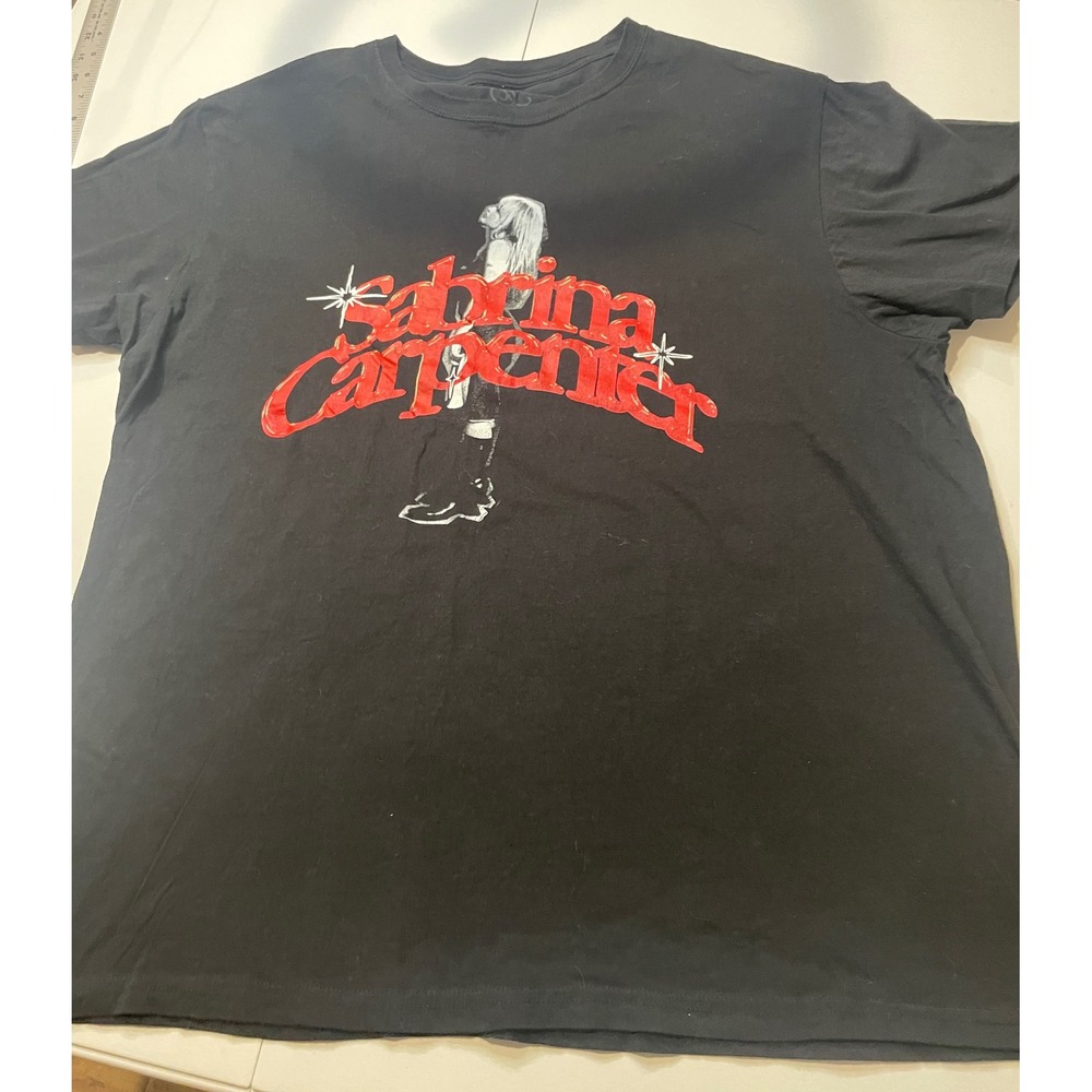Sabrina Carpenter Official Graphic T-Shirt Black Red Puff Print 2XL